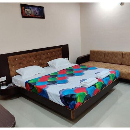 Hotel Pragati, Chanderi, Mp Kültér fotó