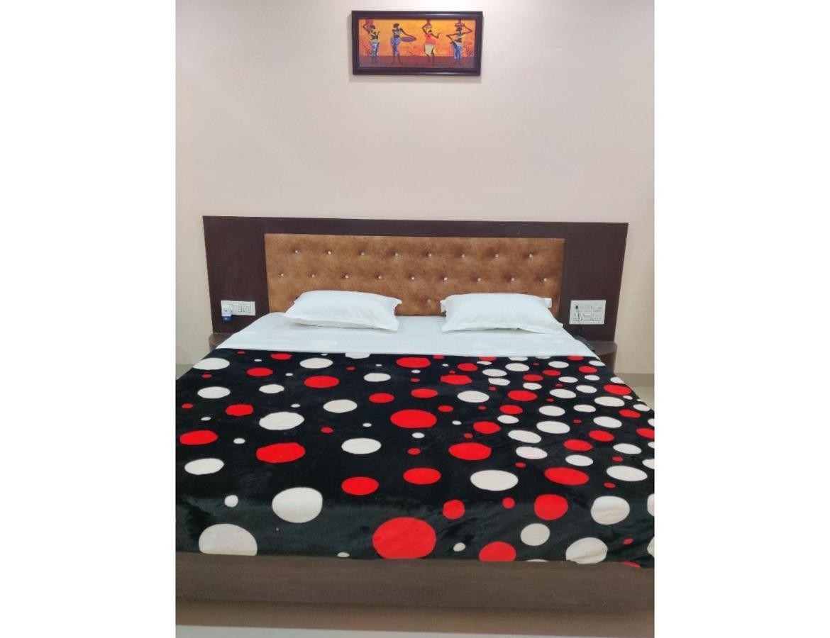 Hotel Pragati, Chanderi, Mp Kültér fotó
