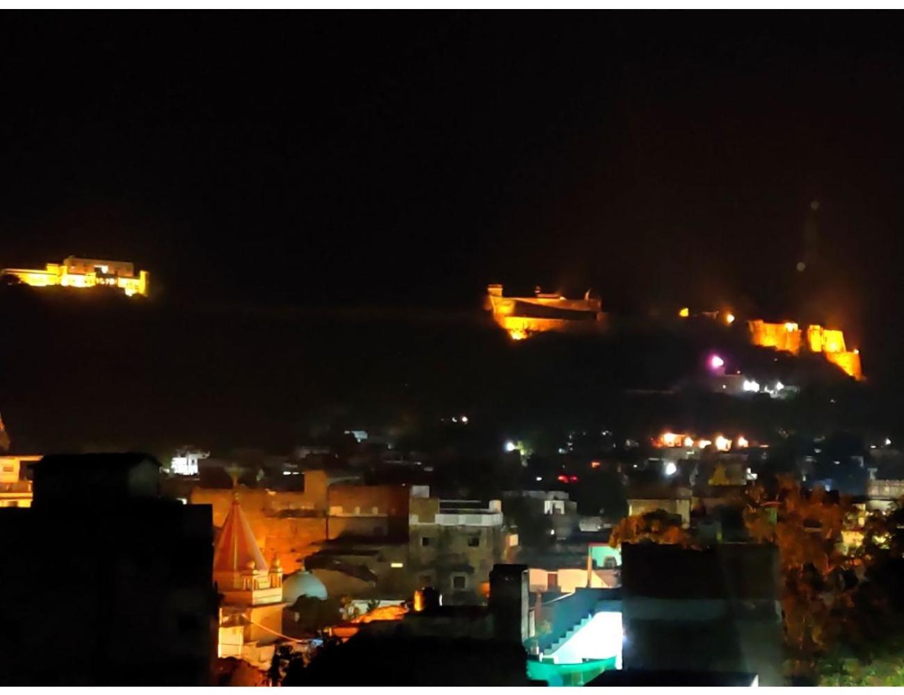 Hotel Pragati, Chanderi, Mp Kültér fotó